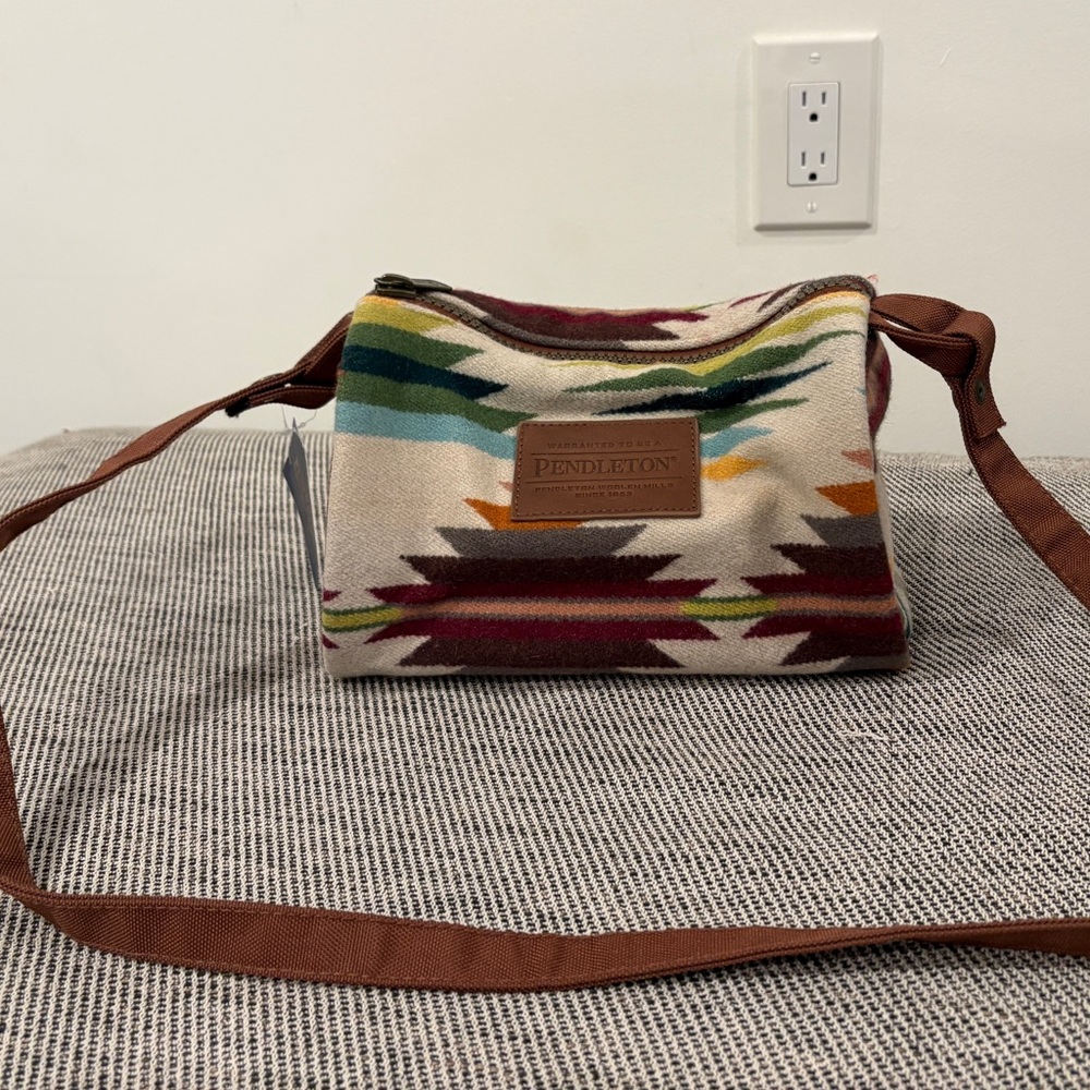 Pendleton Southwest Pattern Travel Kit Purse with… - image 1